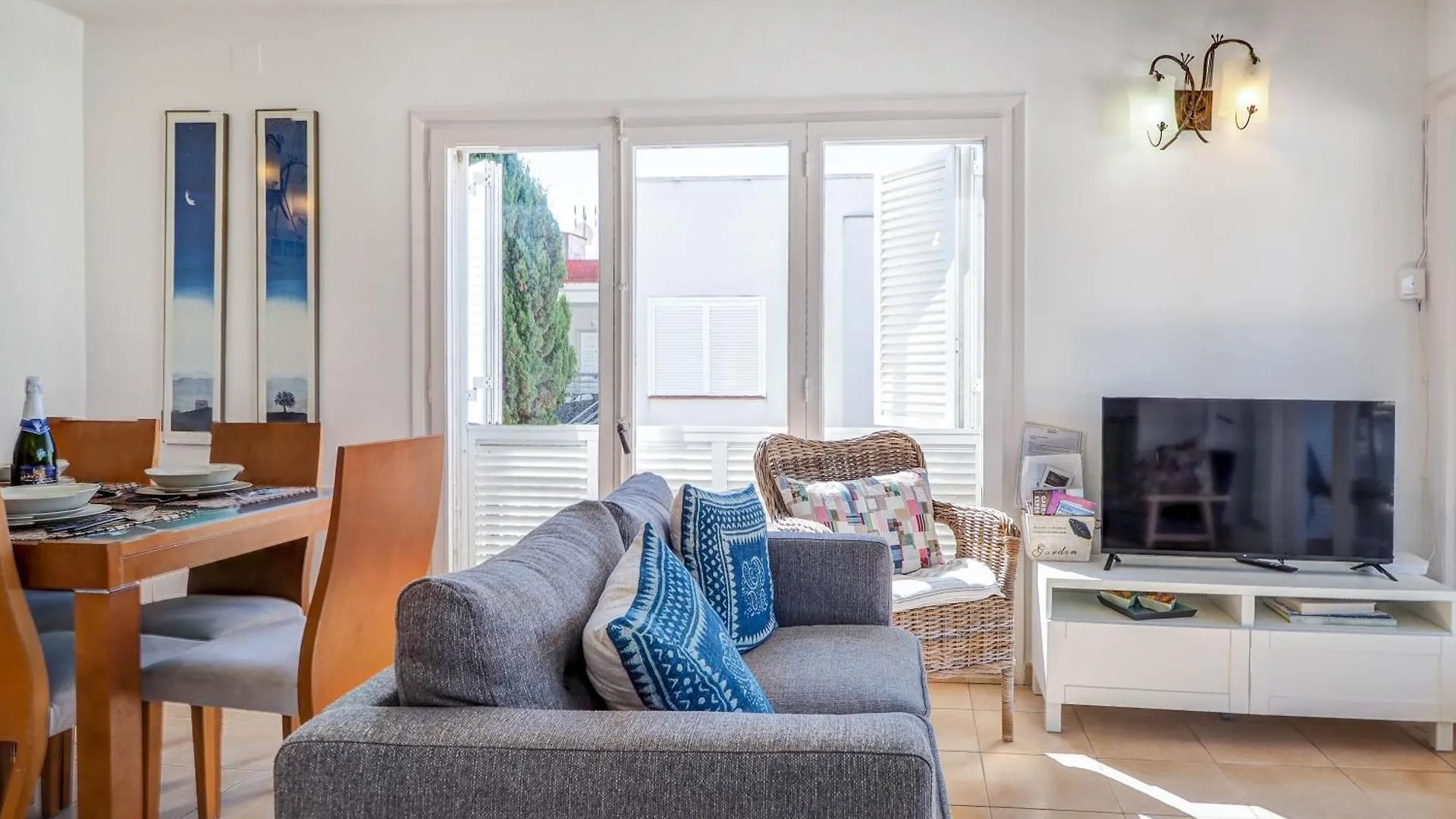 Arlene Apartment By Hello Homes Sitges Spain