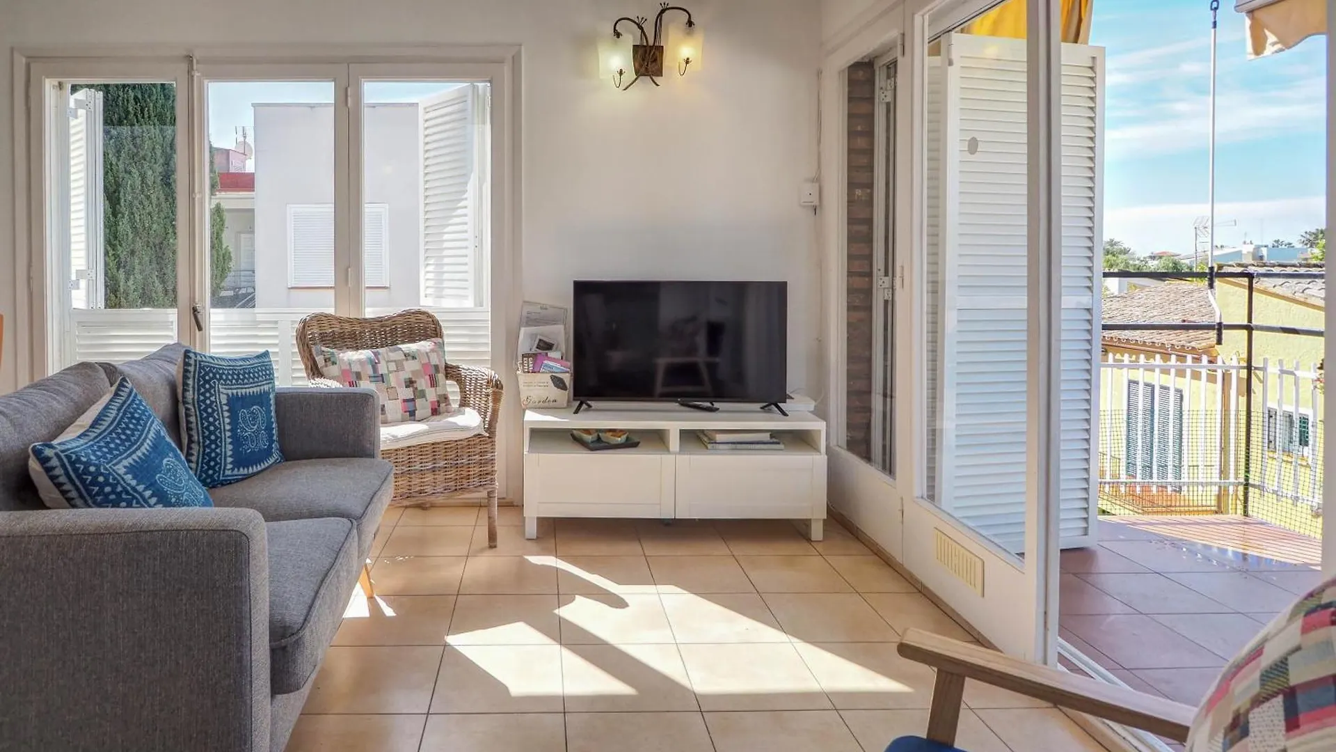 Arlene Apartment By Hello Homes Sitges